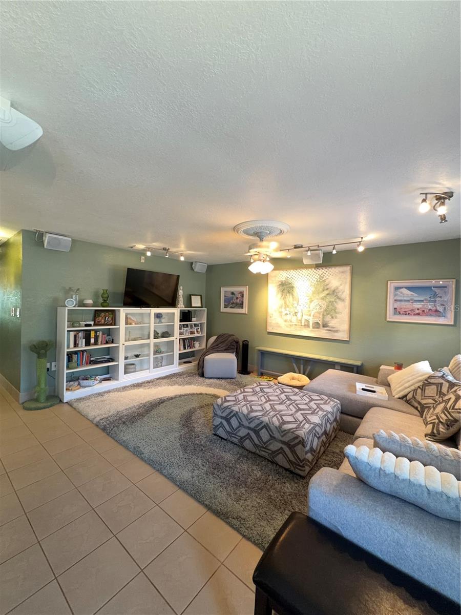 PARADISE POINTE WEST GROUP 1 - Residential
