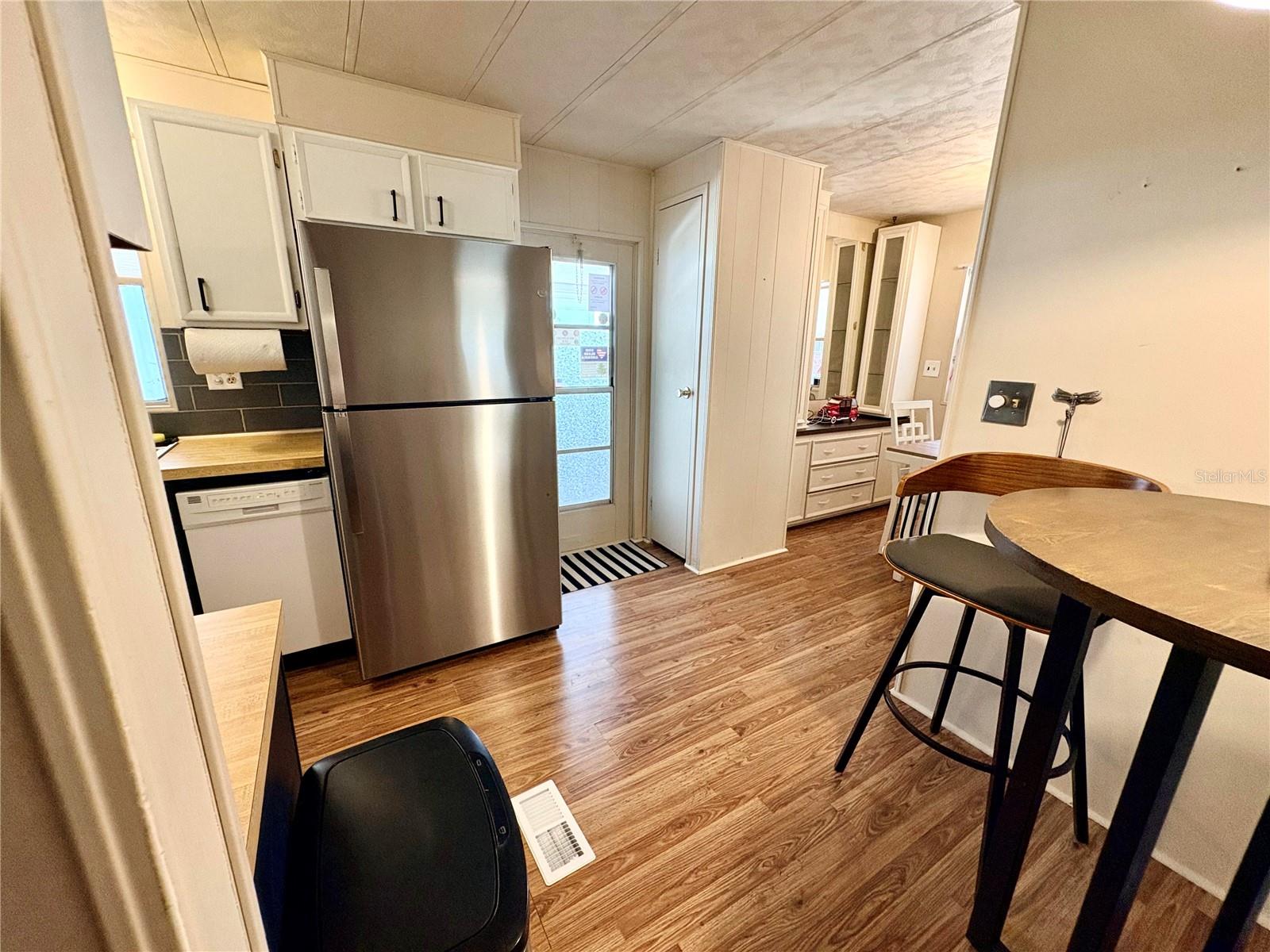 LAUREL ESTATES - Residential