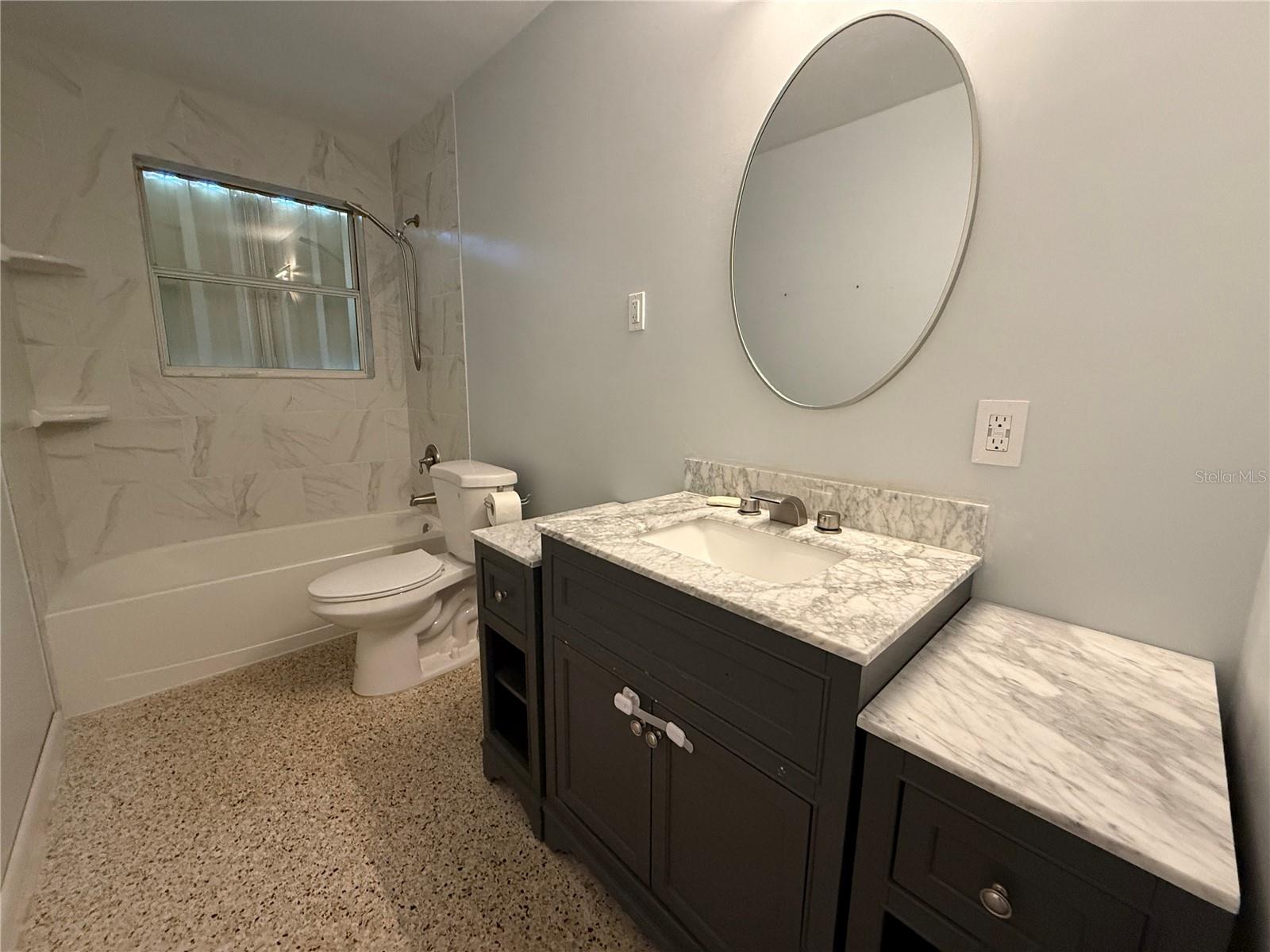 WHISPERING LAKES SEC 02 AMD - Residential