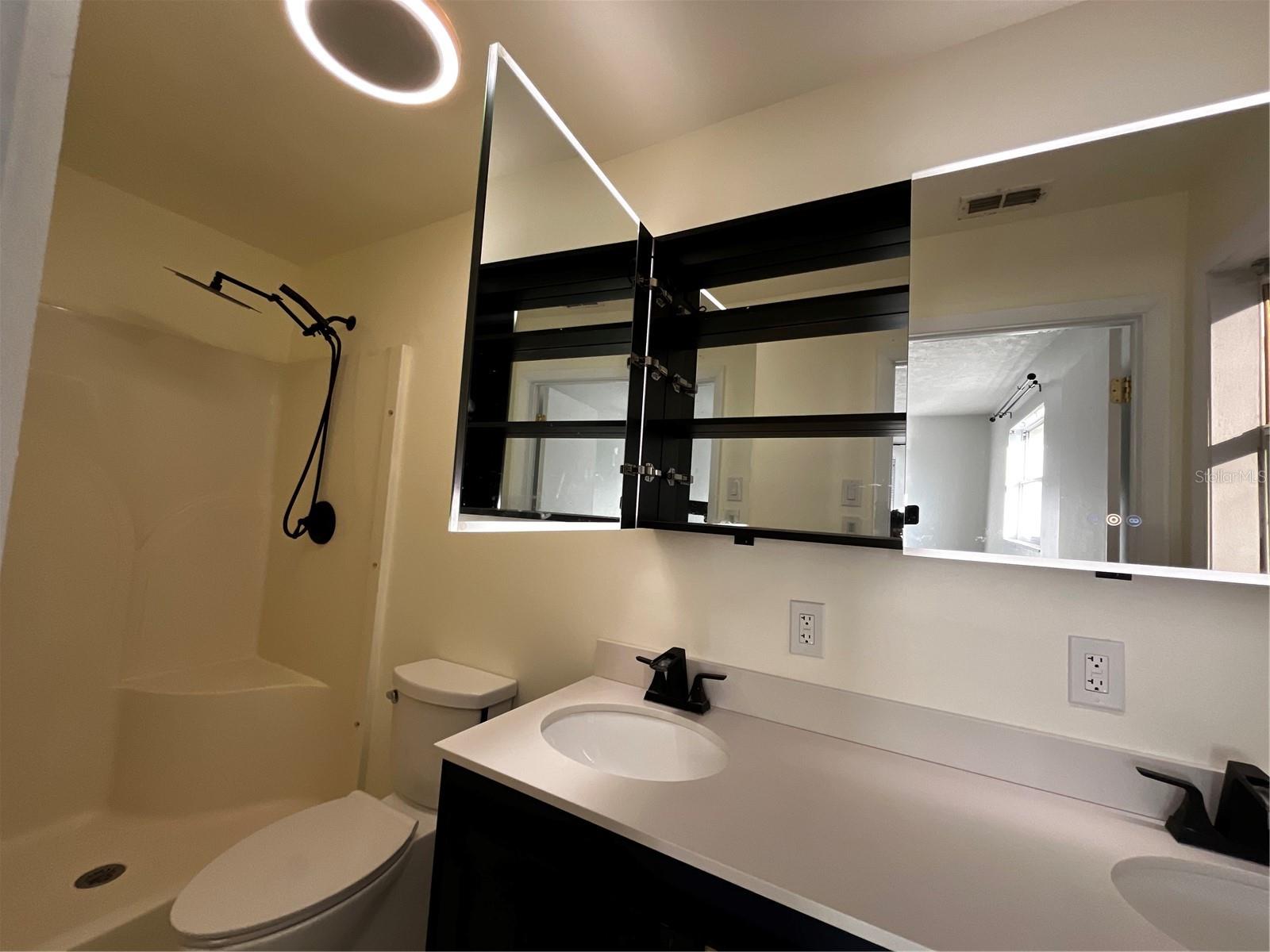 WHISPERING LAKES SEC 02 AMD - Residential