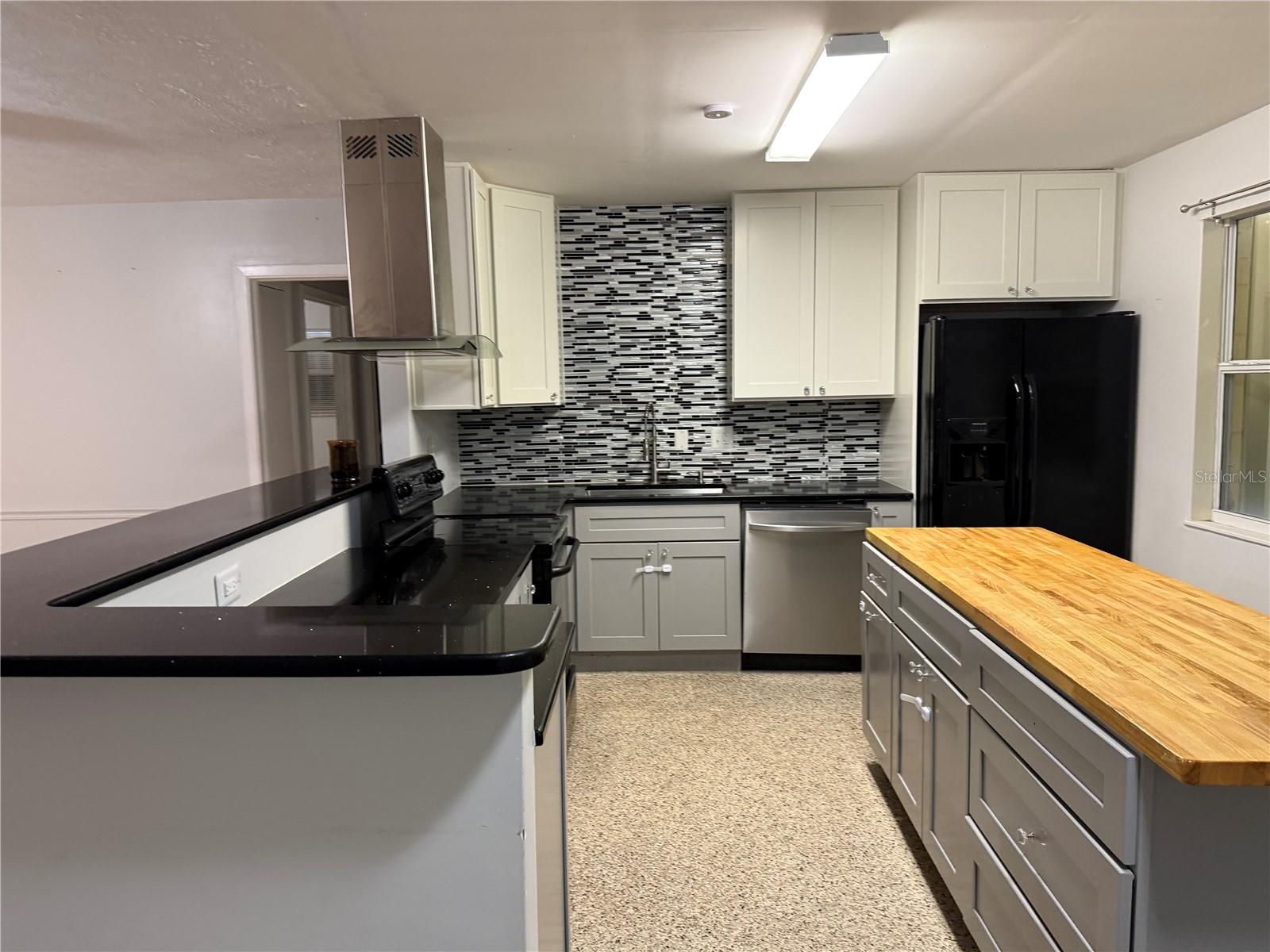 WHISPERING LAKES SEC 02 AMD - Residential