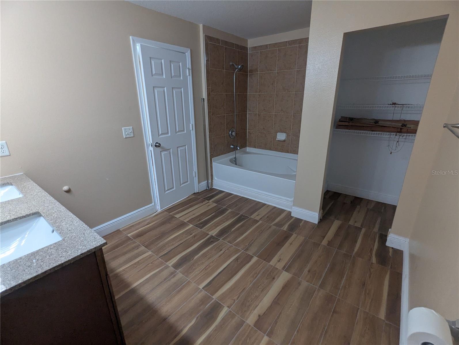 LANCASTER AT LOCH LEVEN - Residential Lease