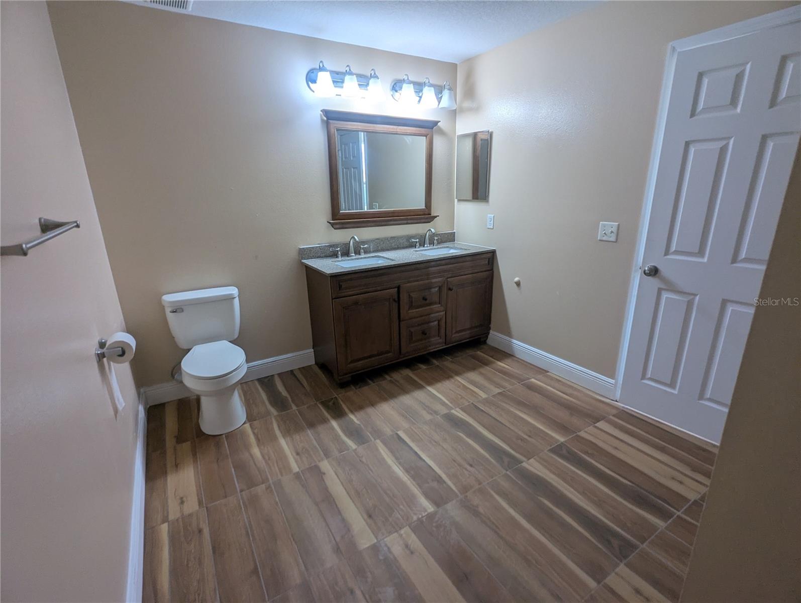 LANCASTER AT LOCH LEVEN - Residential Lease