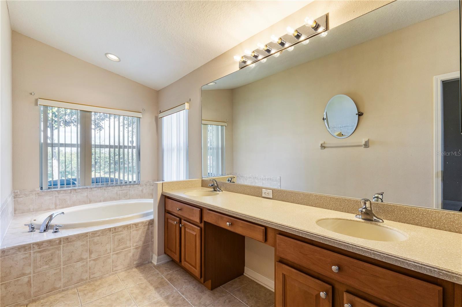 WELLINGTON AT SEVEN HILLS PH 8 - Residential