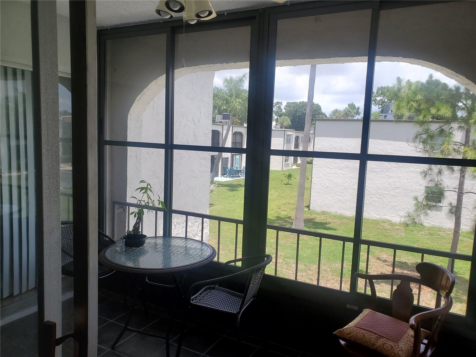 BOULEVARD CLUB THE CONDO - Residential