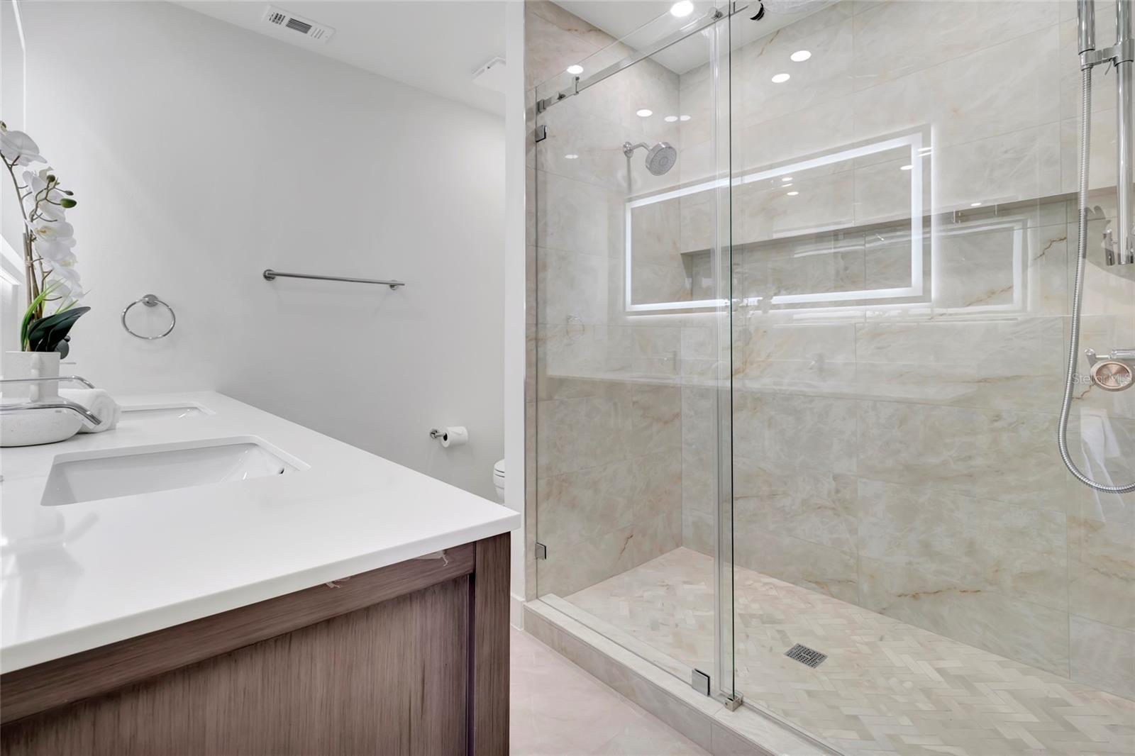 OAK HAVEN ESTATES - Residential