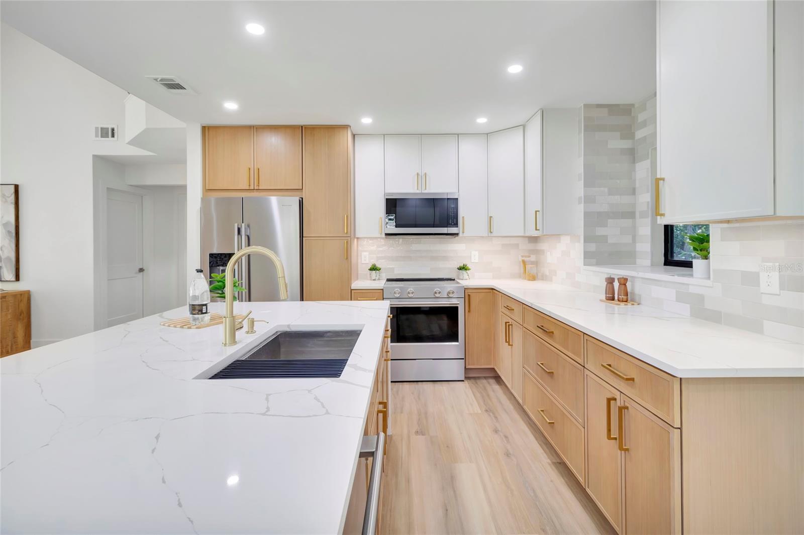OAK HAVEN ESTATES - Residential