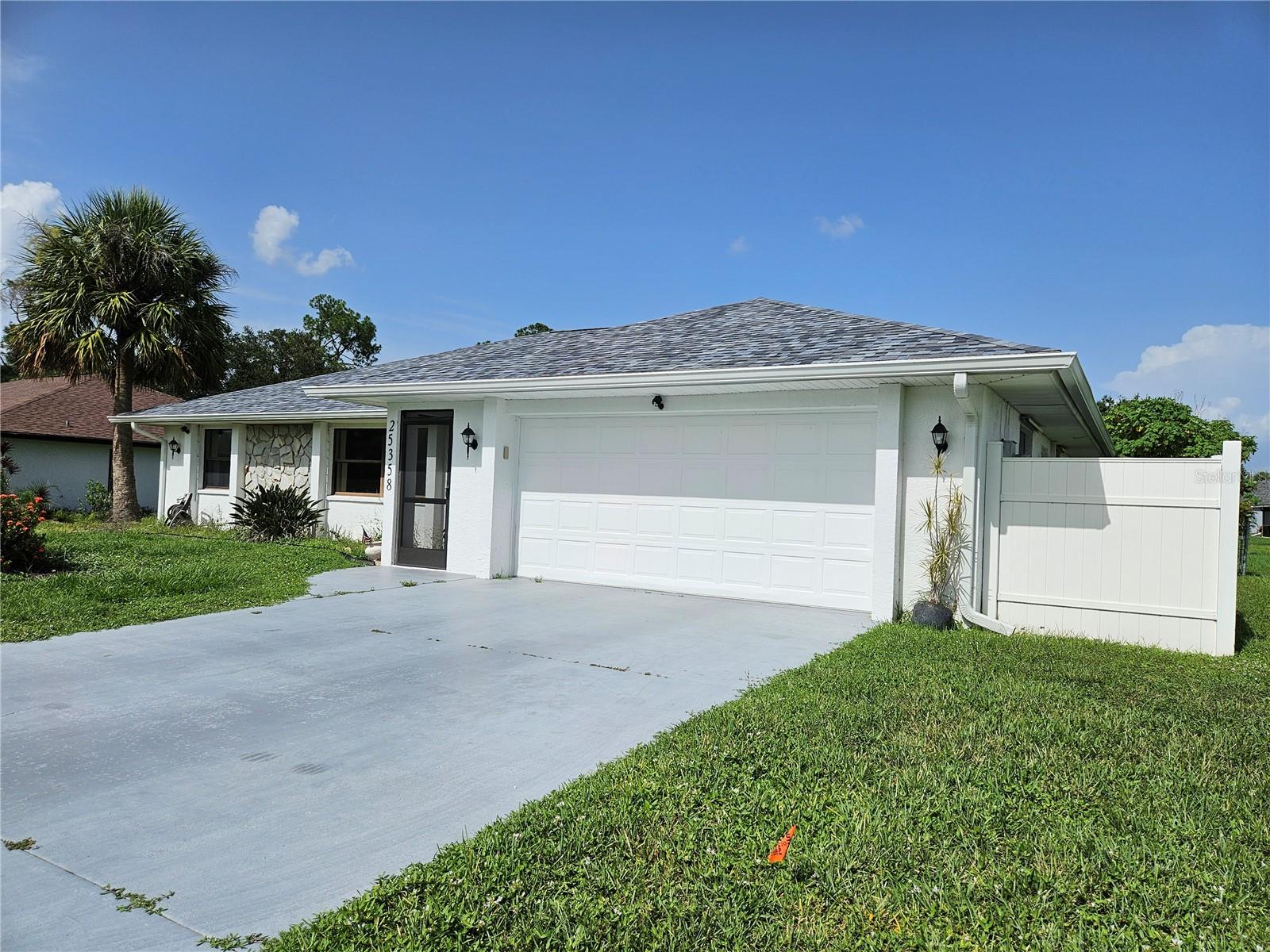 Beautiful 2 Bedroom 2 Full Bath Home Boasts a Dining Room, Breakfast area, Spacious Covered Lanai, Fenced Back Yard and a 2 Car Attached Garage in the Popular Deep Creek Community of Punta Gorda!!