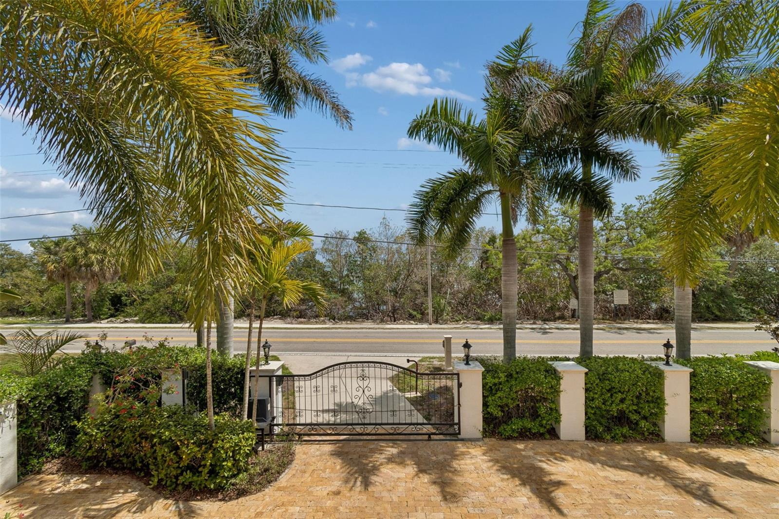 BAYHILL ESTATES - Residential