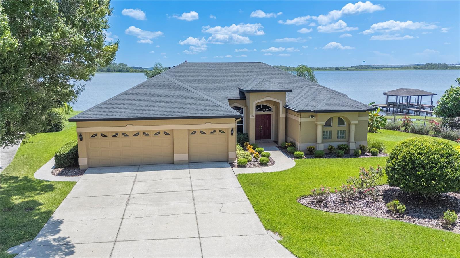 SANDY POINTE - Residential