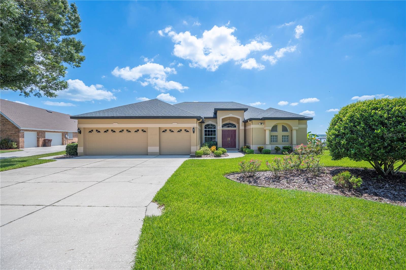 SANDY POINTE - Residential