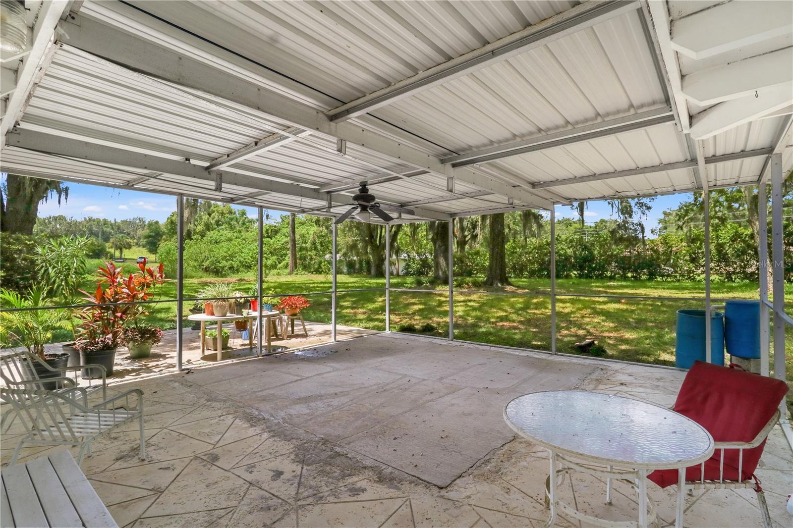 LAKE LOUISE ESTATE - Residential