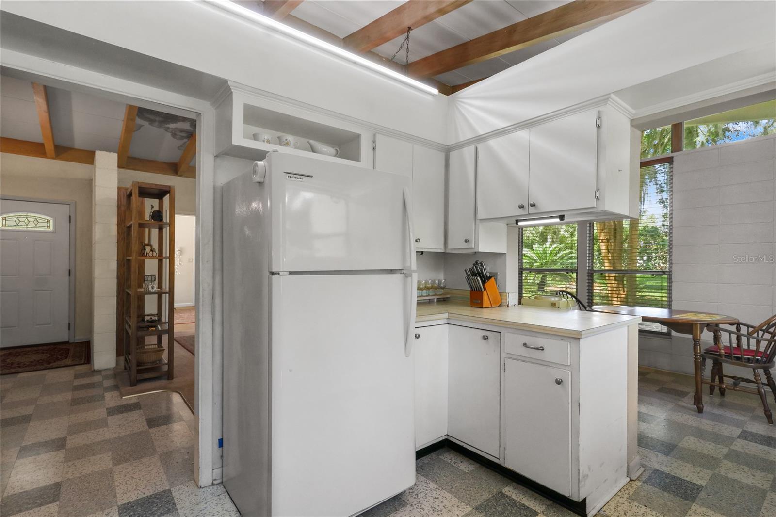 LAKE LOUISE ESTATE - Residential