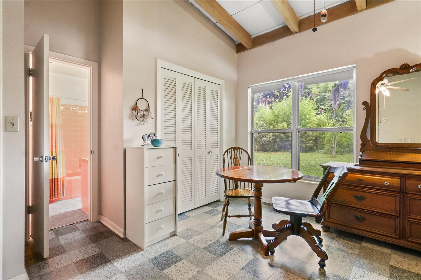 LAKE LOUISE ESTATE - Residential