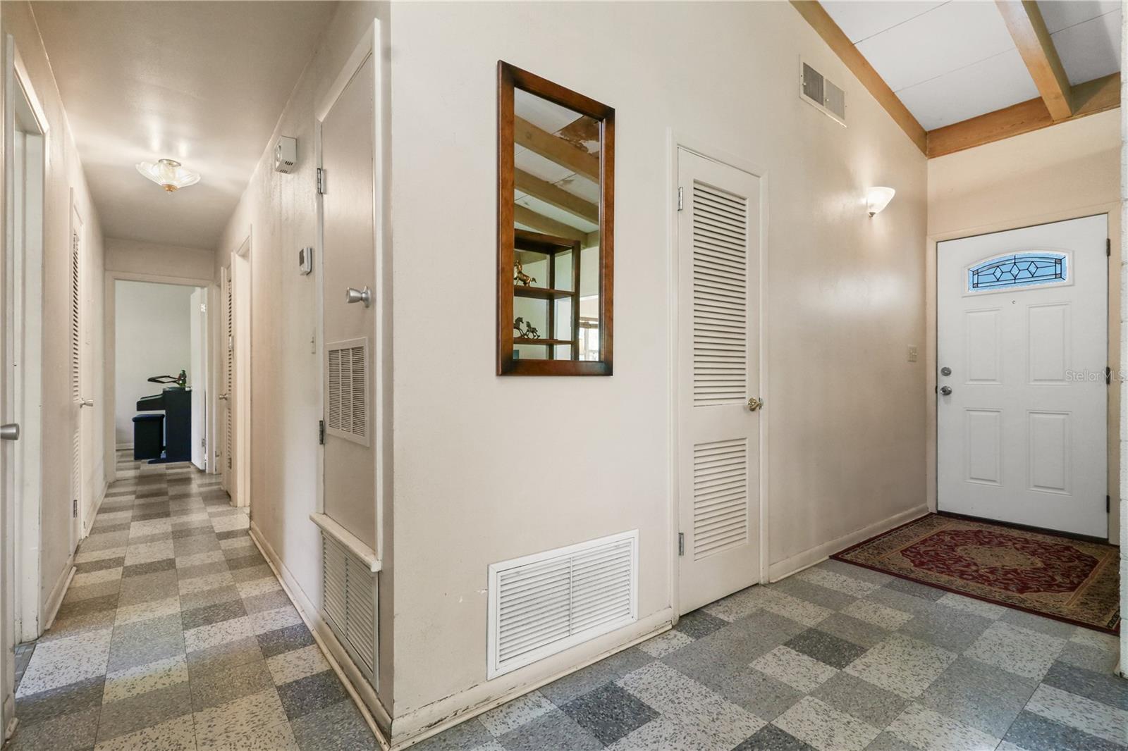 LAKE LOUISE ESTATE - Residential