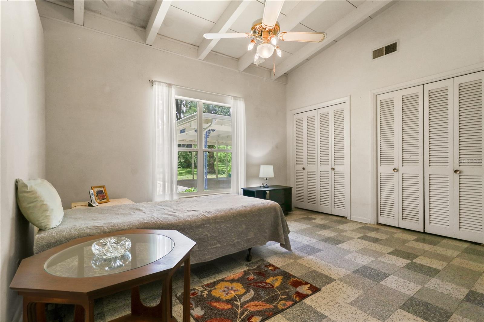 LAKE LOUISE ESTATE - Residential