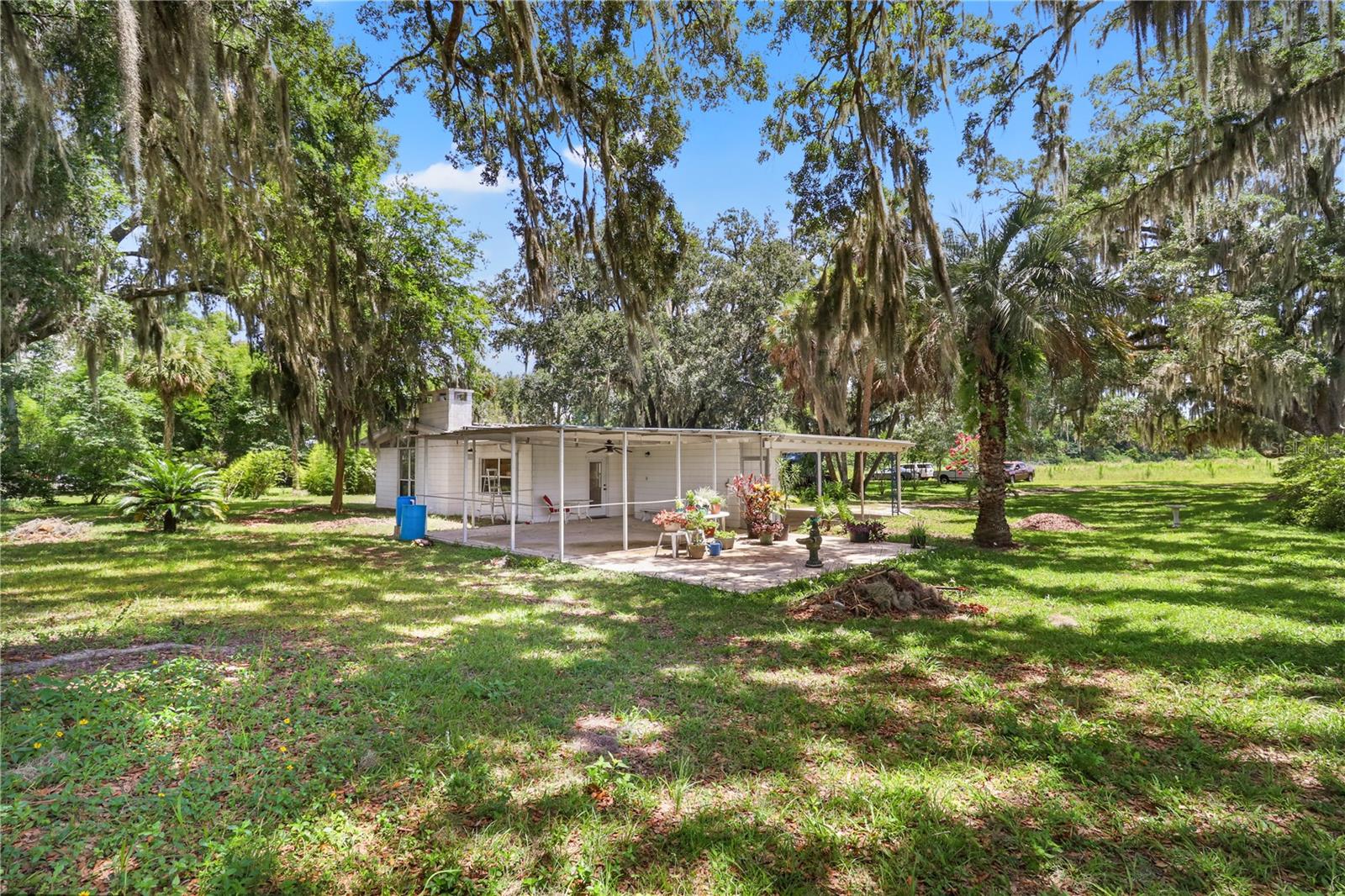 LAKE LOUISE ESTATE - Residential