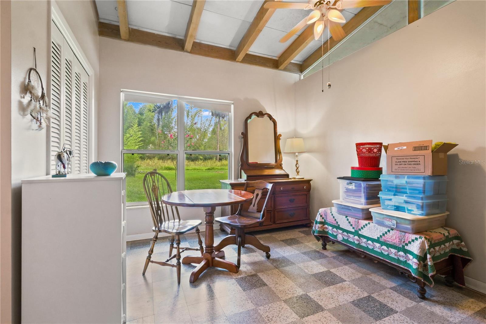 LAKE LOUISE ESTATE - Residential