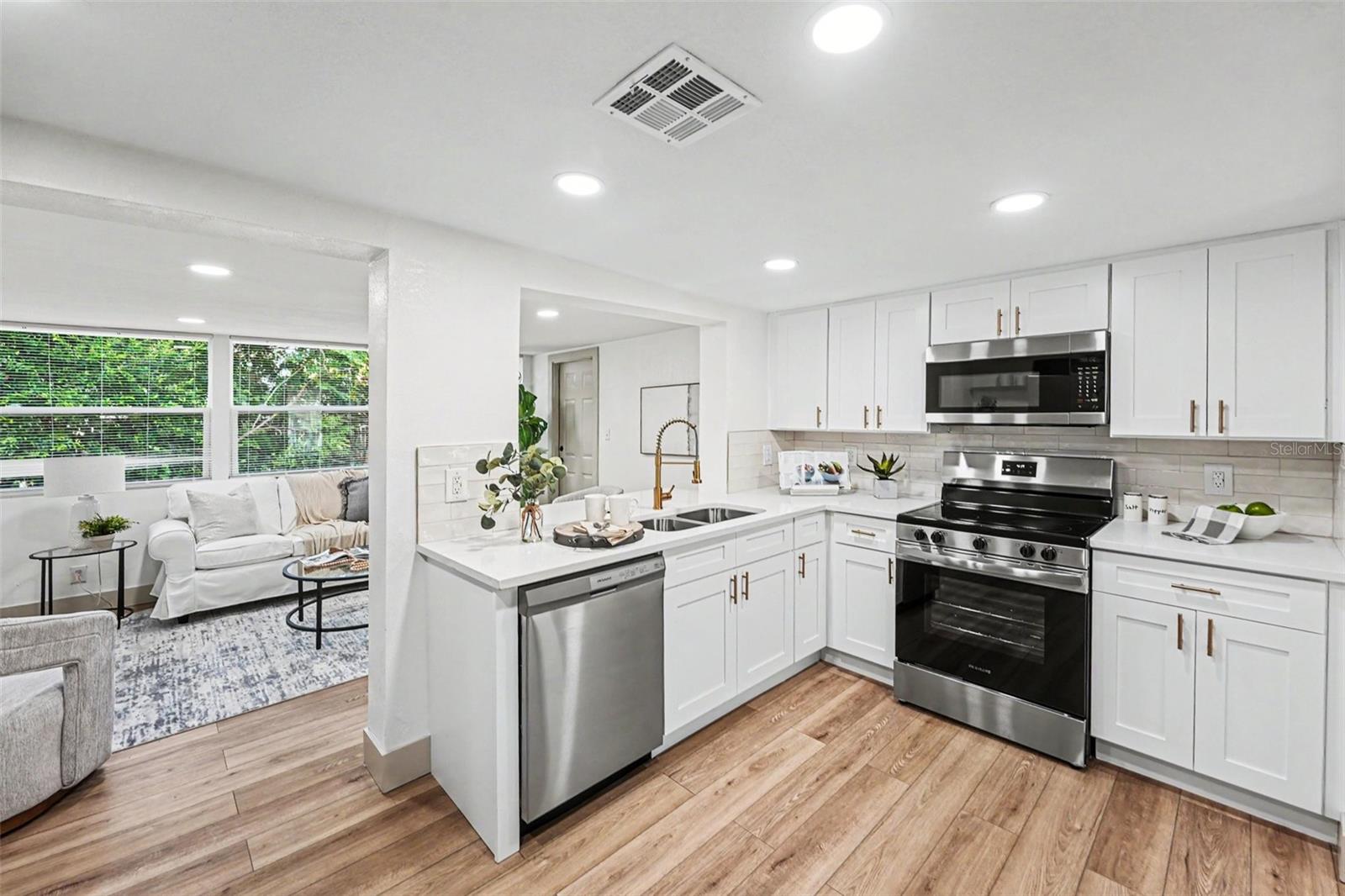 ORANGE LAKE VILLAGE 2 - Residential