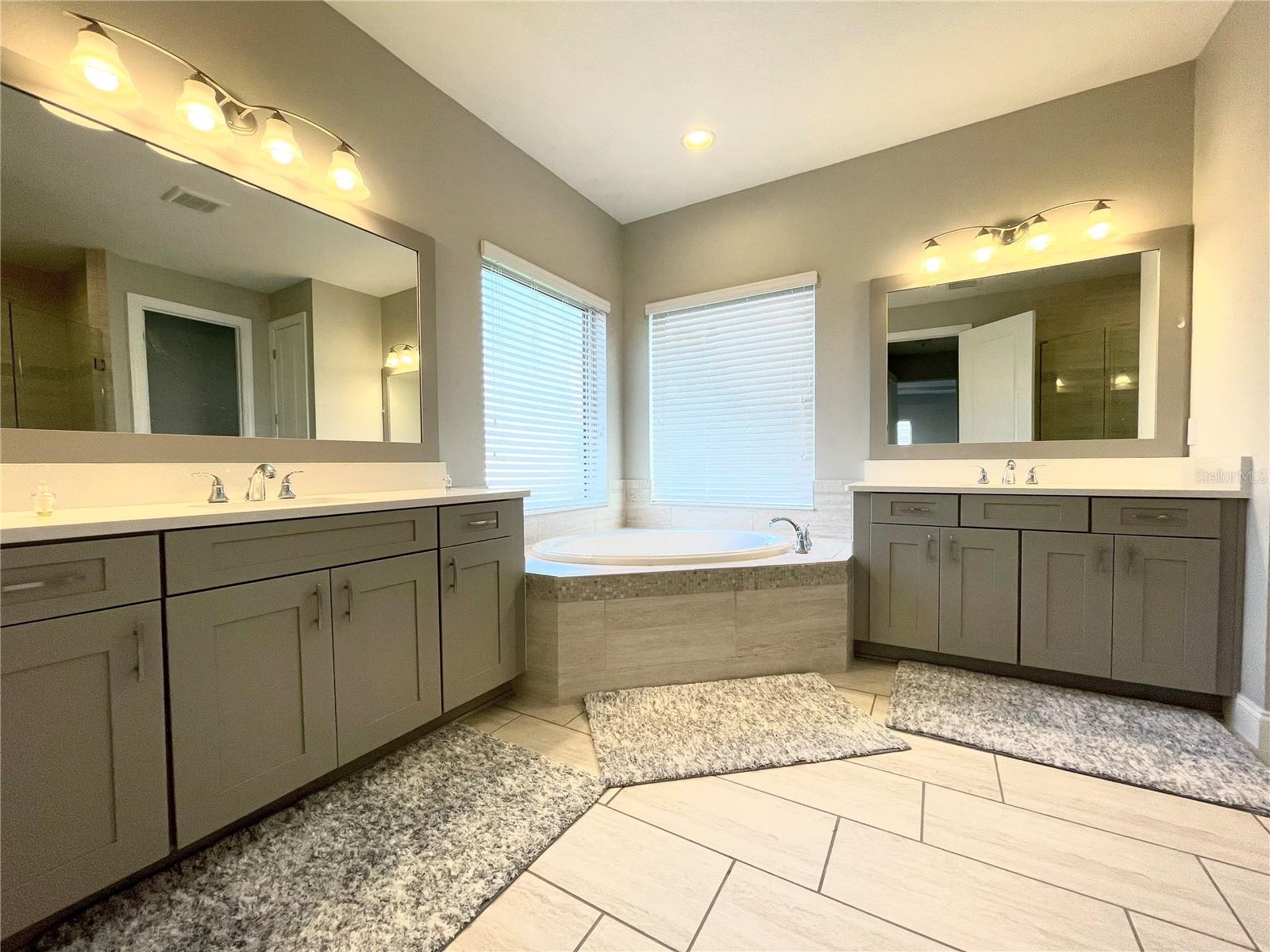 ROYAL CYPRESS PRESERVE - Residential Lease
