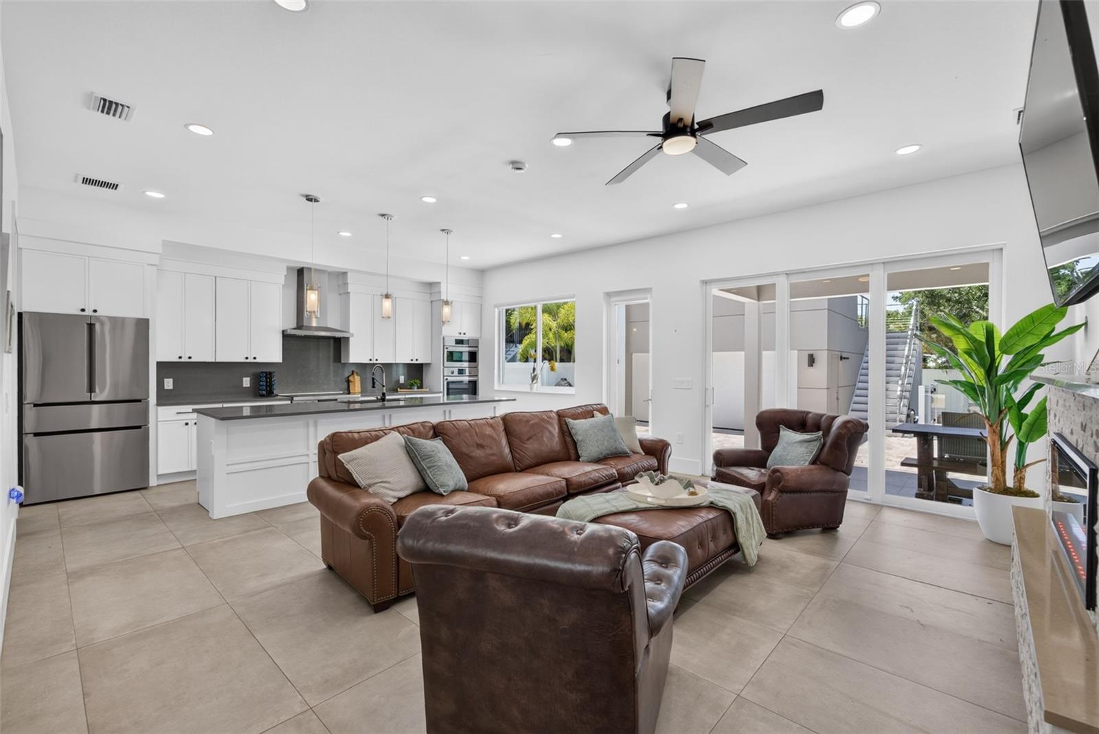 RUSTIC LODGE - Residential