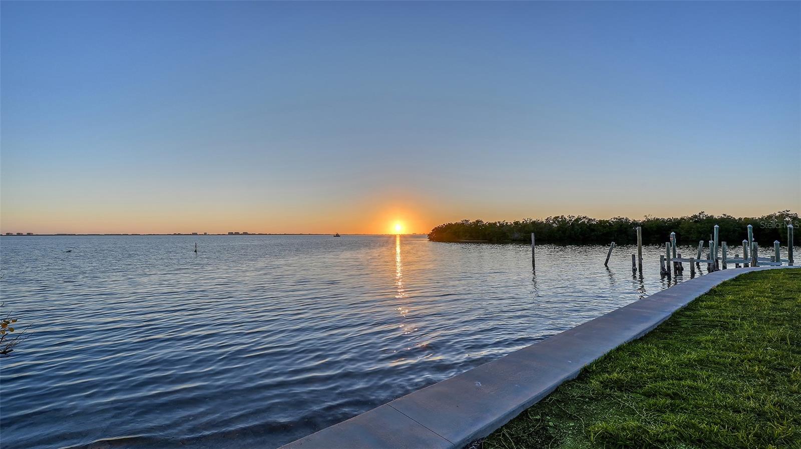 WHITFIELD ESTATES BLKS 14-23 & 26 - Residential