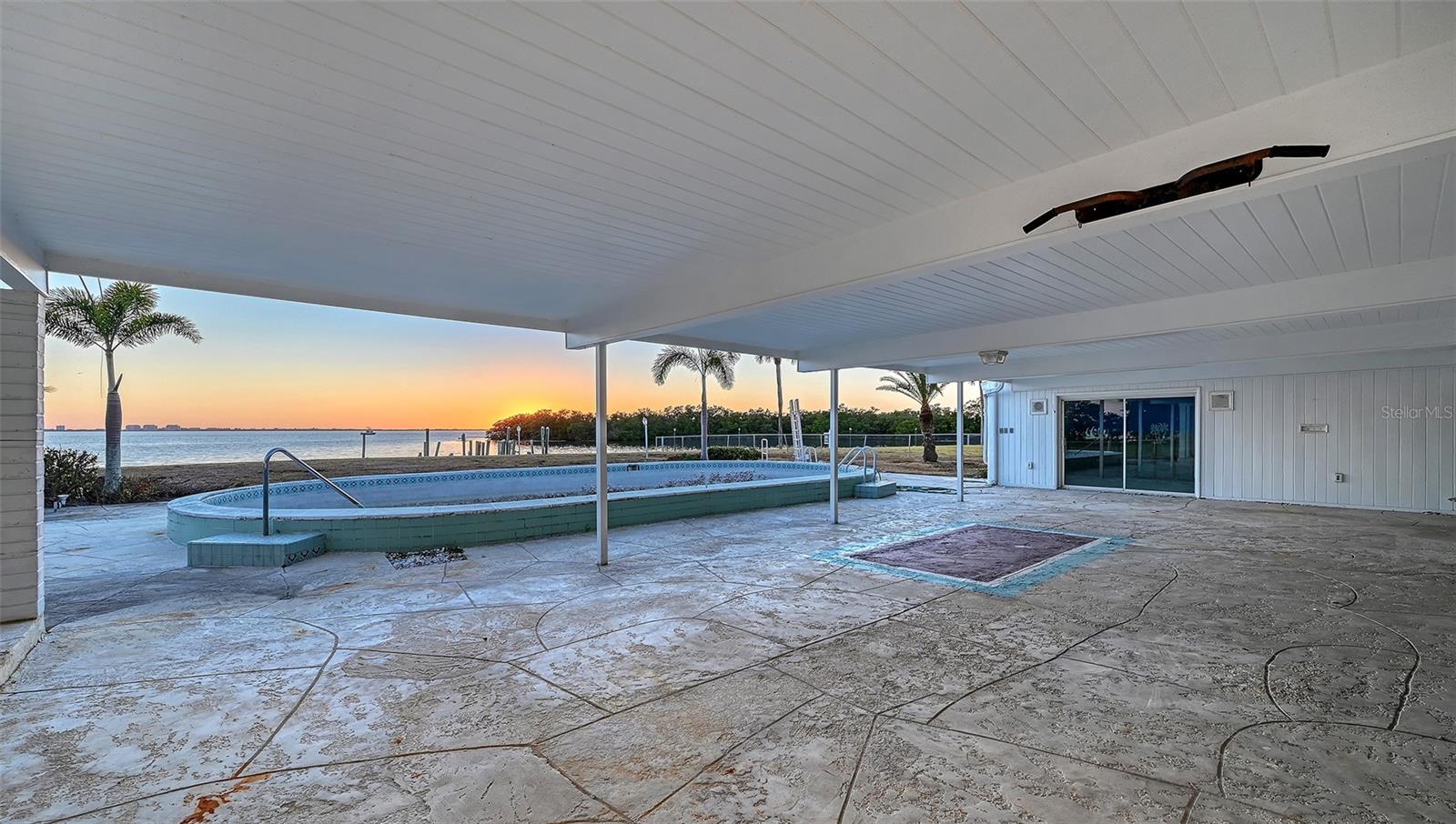WHITFIELD ESTATES BLKS 14-23 & 26 - Residential