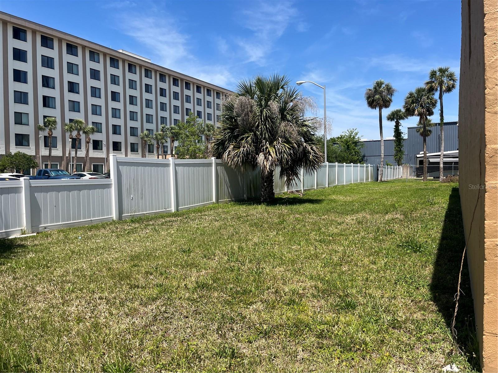 ROGERS DAYTONA - Land