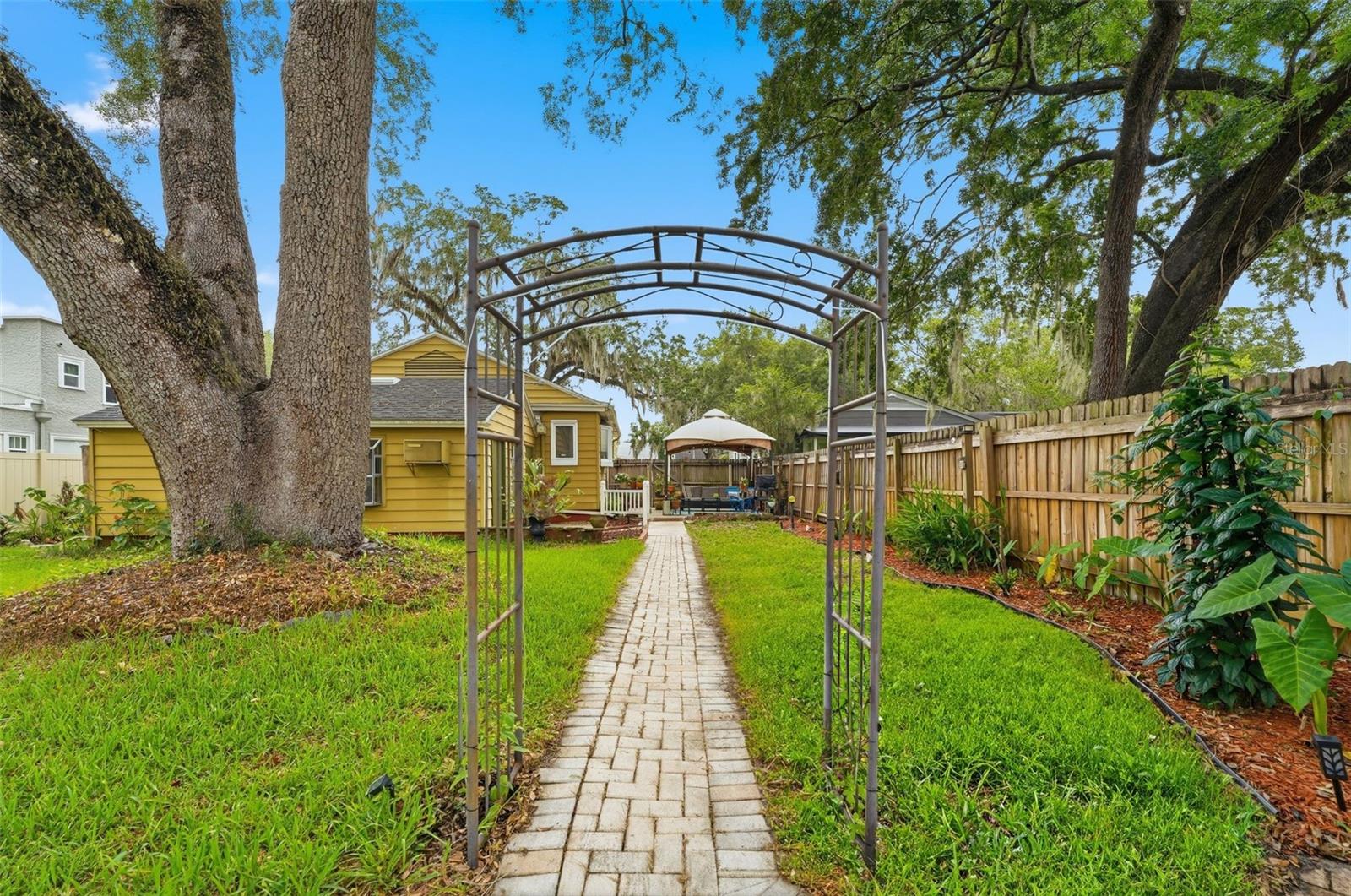 COLONIALTOWN SOUTH - Residential