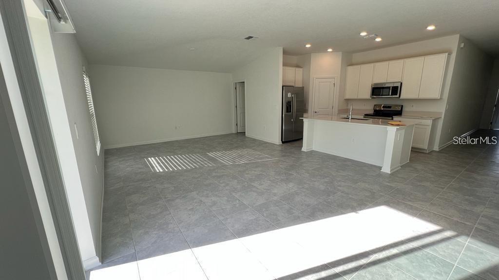 ASTONIA 50S - Residential Lease