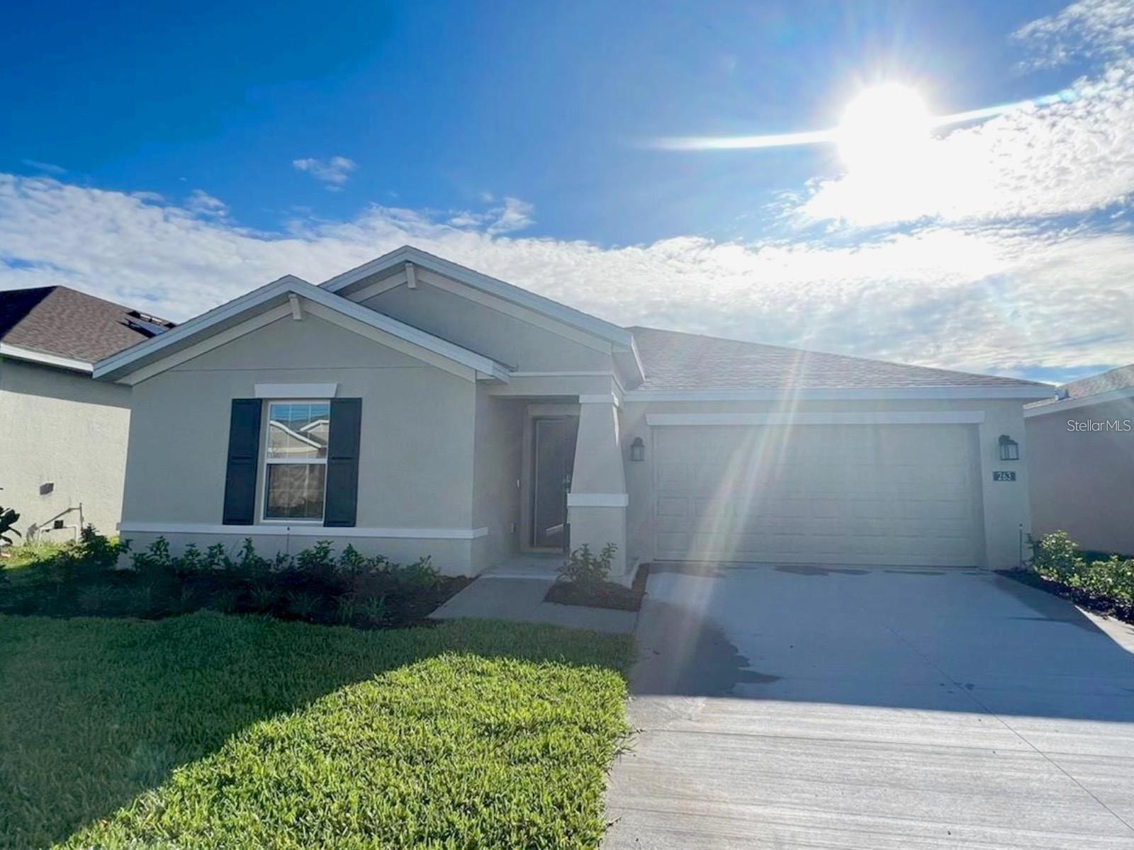 ASTONIA 50S - Residential Lease