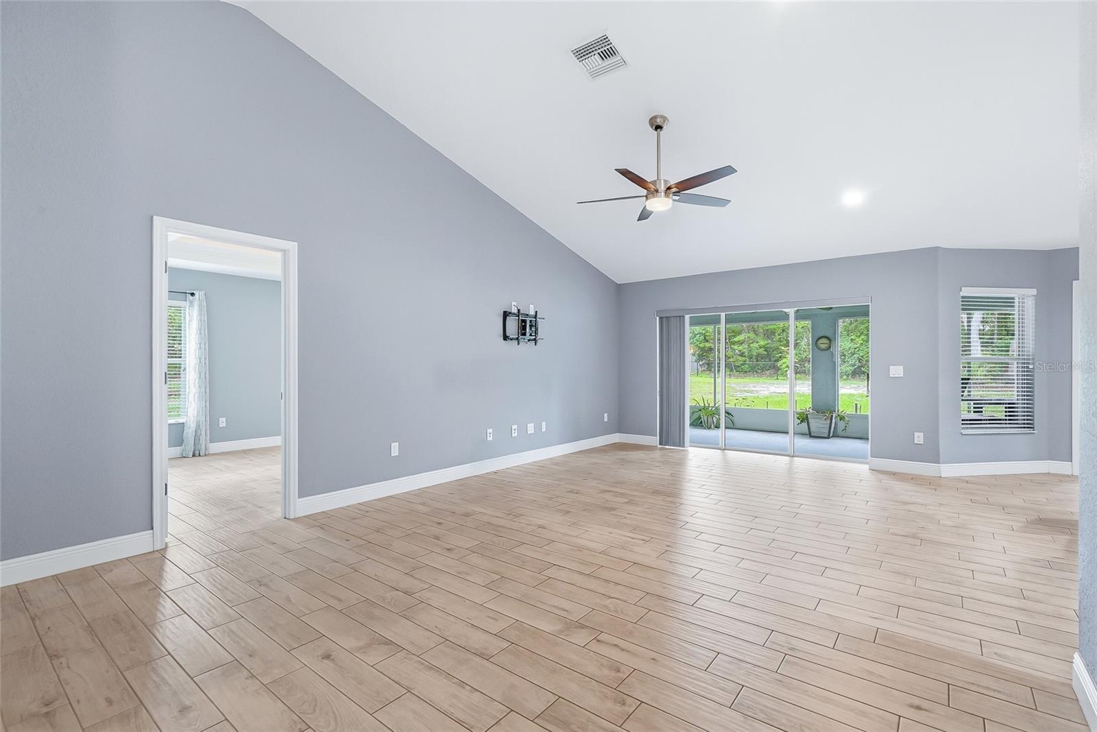 SPRING HILL - Residential