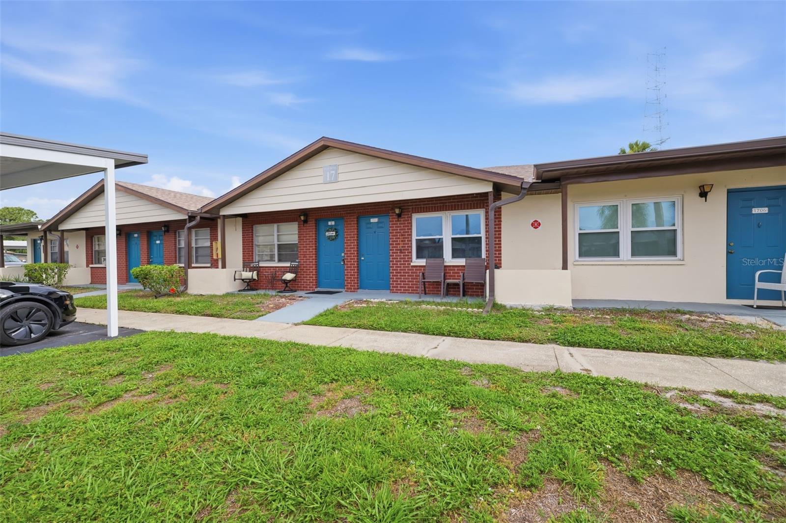 HILL CREST VILLAS - Residential