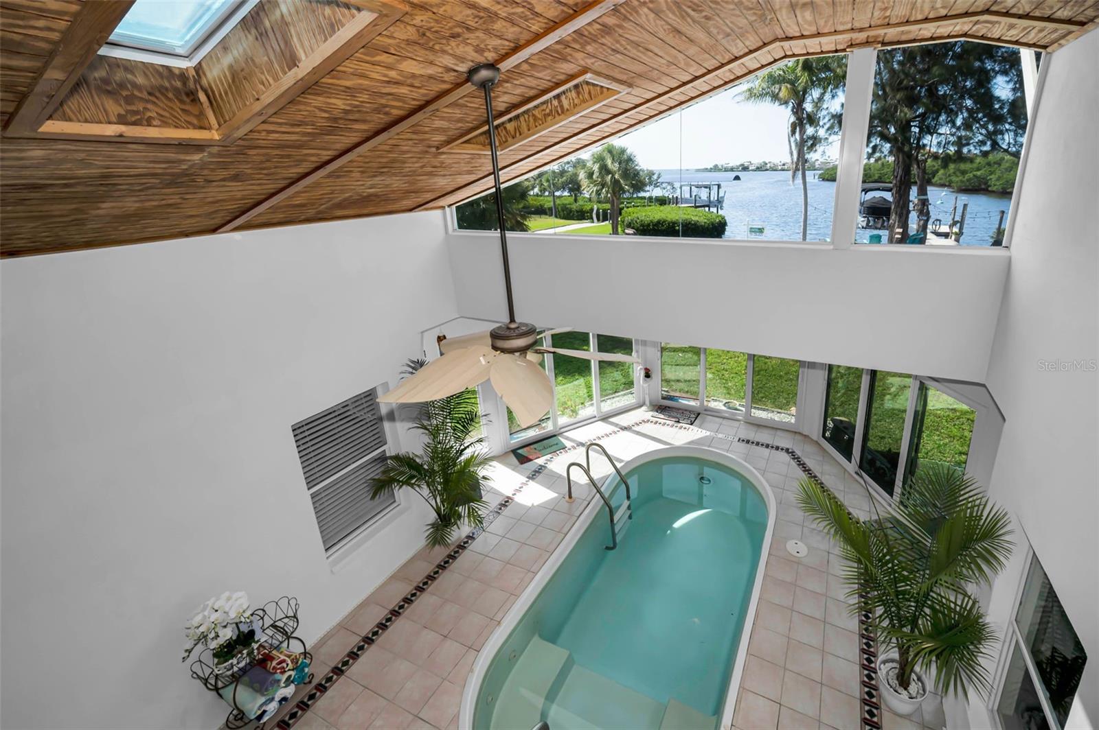 SEA BREEZE ISLAND - Residential