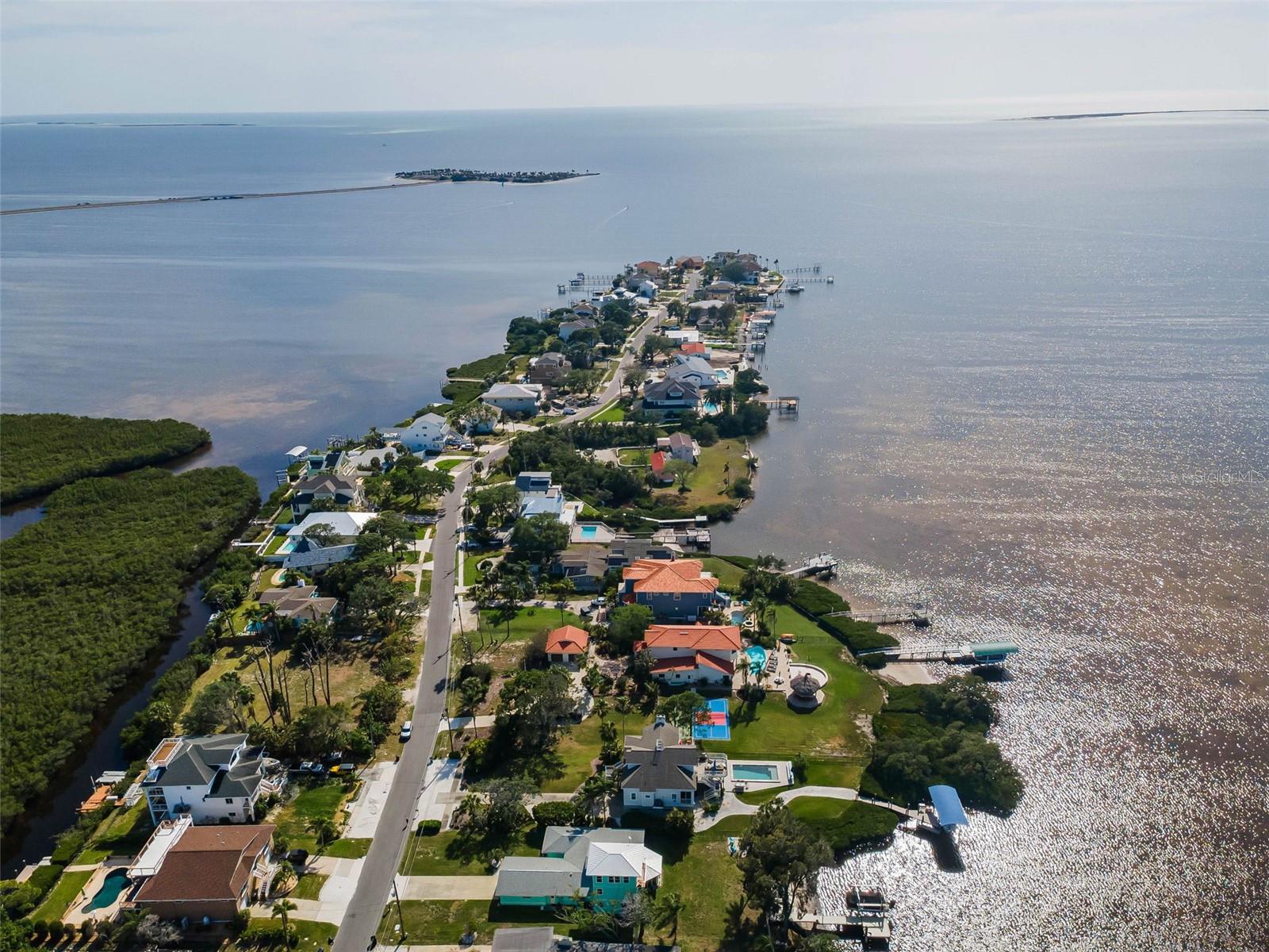 SEA BREEZE ISLAND - Residential