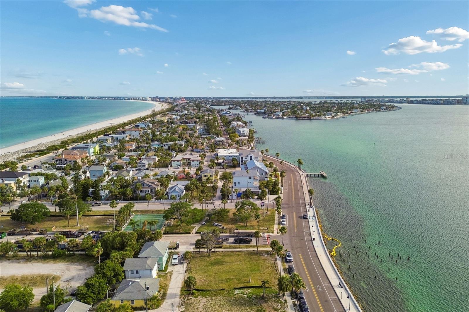 MOREY BEACH - Land