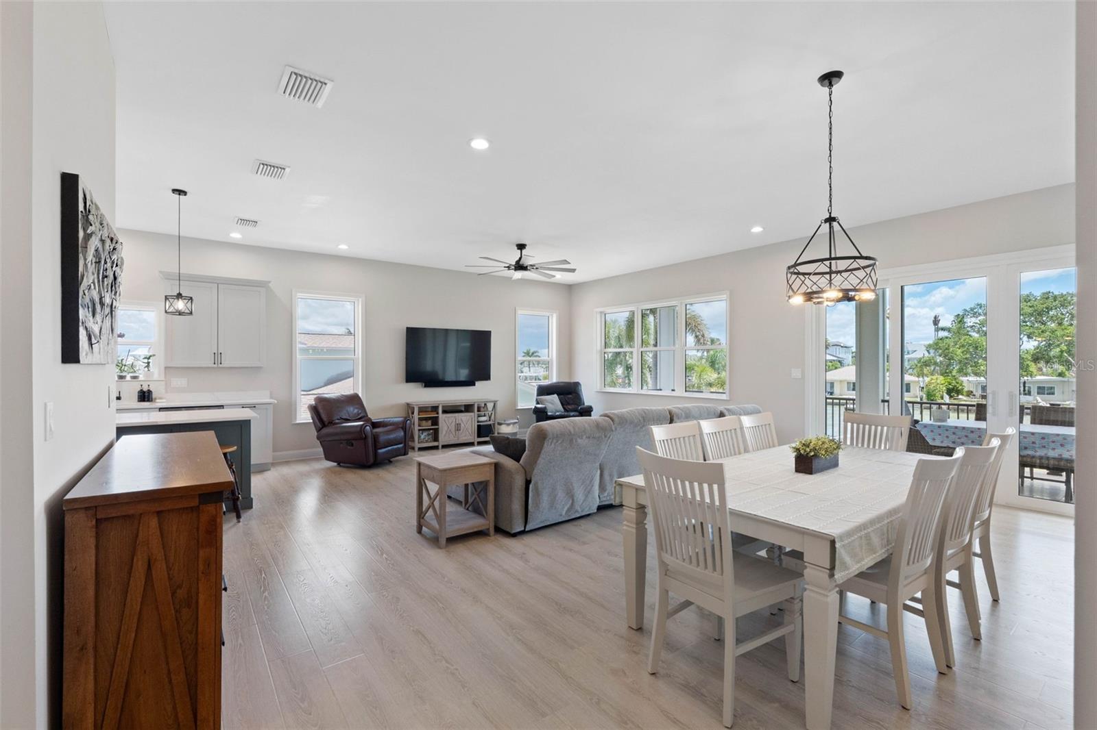 LONE PALM BEACH 3RD ADD - Residential