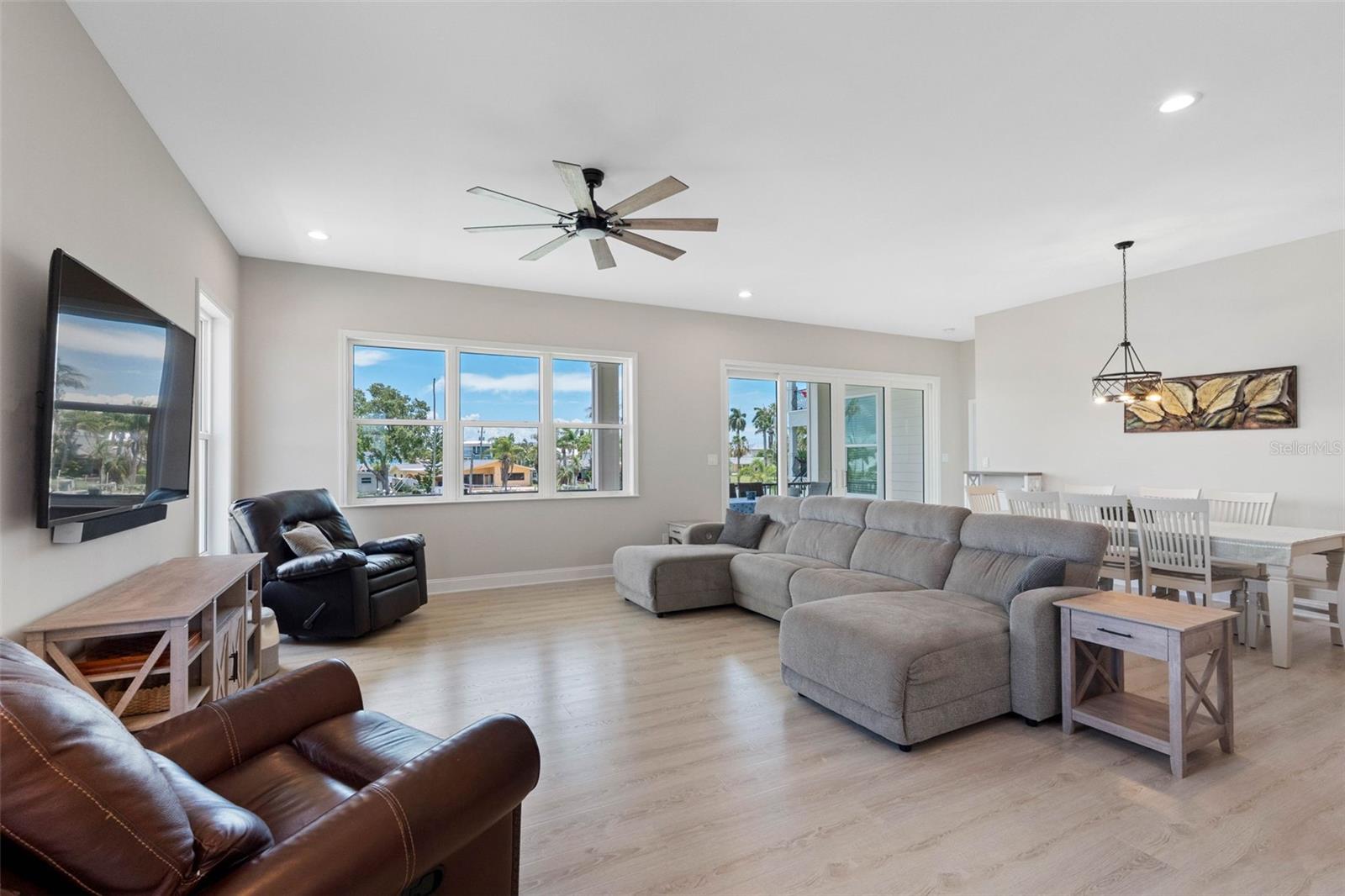 LONE PALM BEACH 3RD ADD - Residential