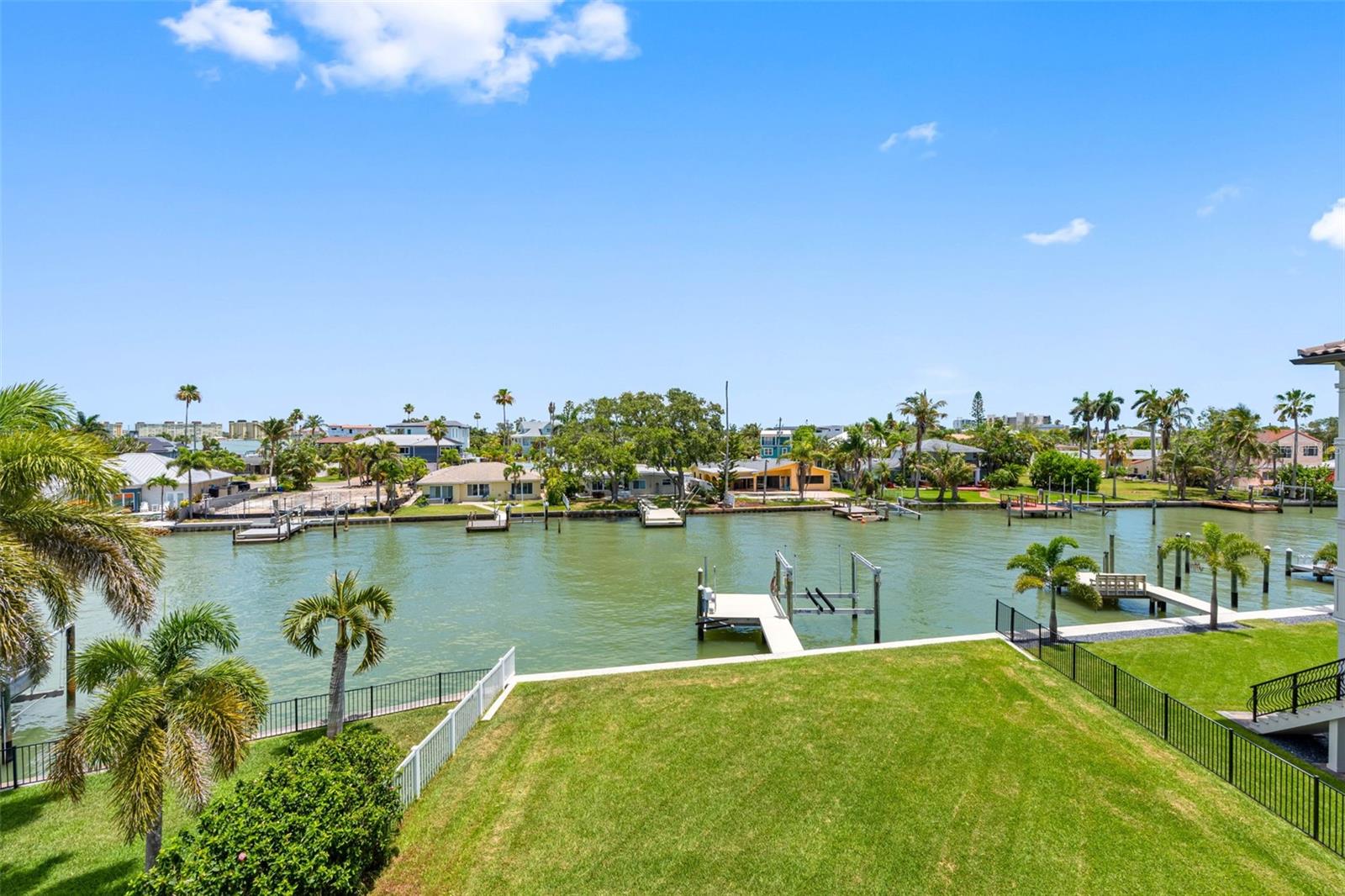 LONE PALM BEACH 3RD ADD - Residential