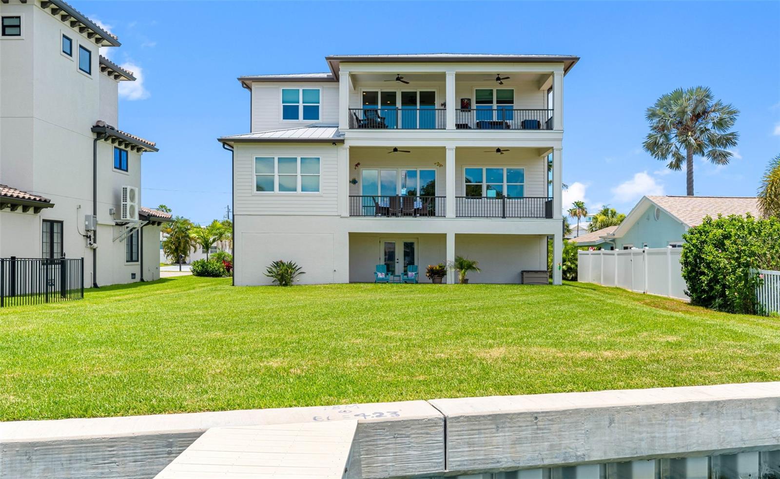LONE PALM BEACH 3RD ADD - Residential