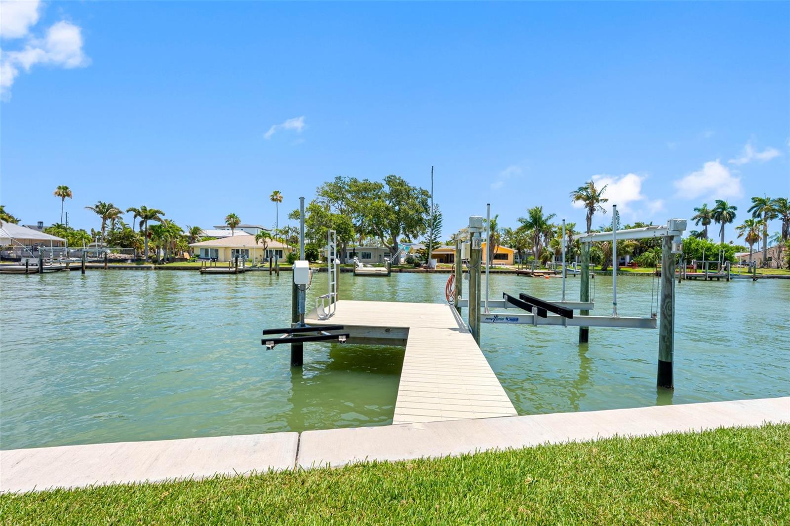 LONE PALM BEACH 3RD ADD - Residential