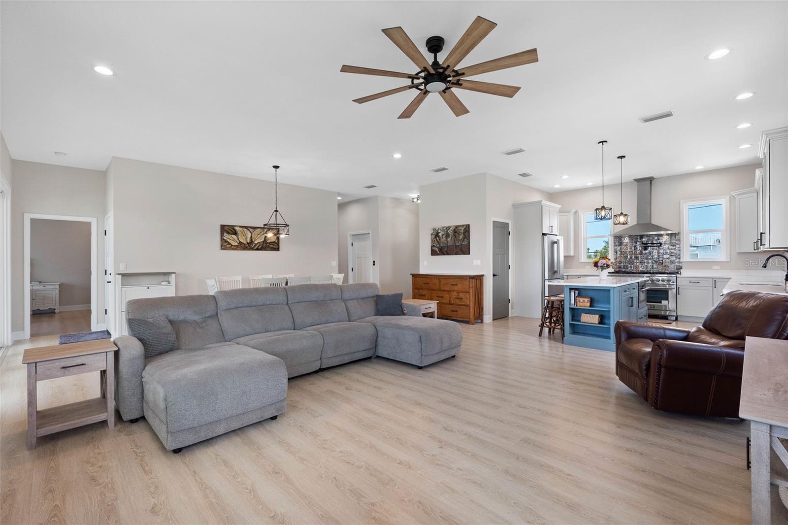 LONE PALM BEACH 3RD ADD - Residential
