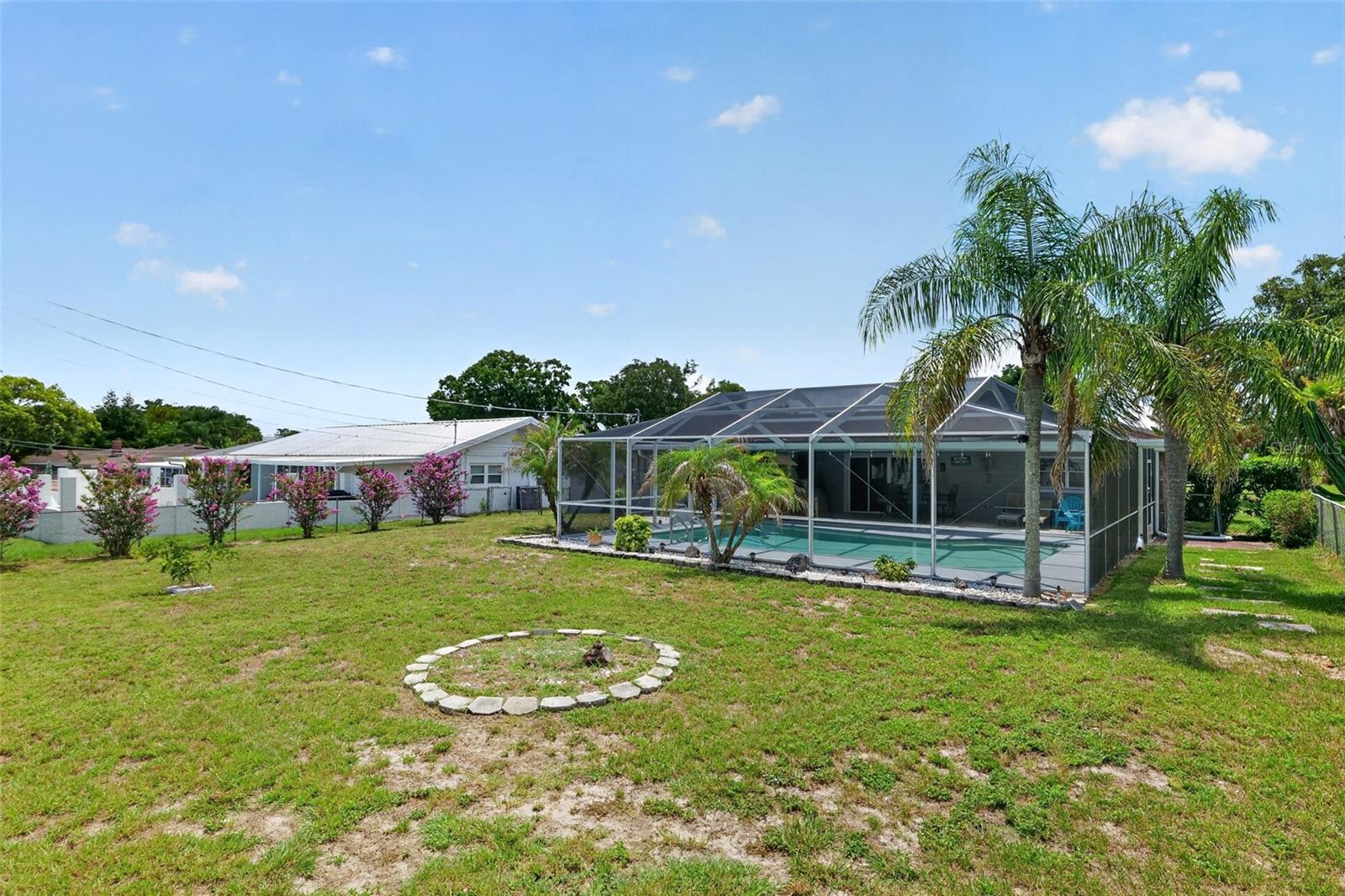 ELOISE WOODS EAST LAKE MARIAM UNIT - Residential