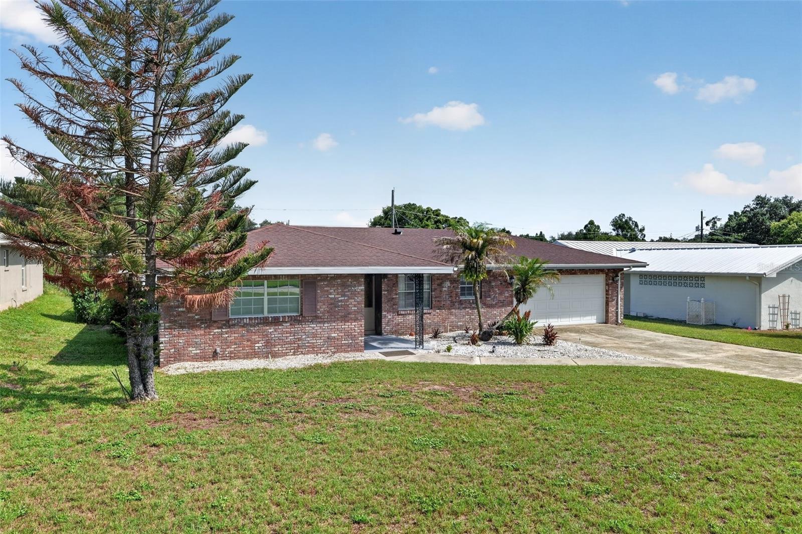 ELOISE WOODS EAST LAKE MARIAM UNIT - Residential