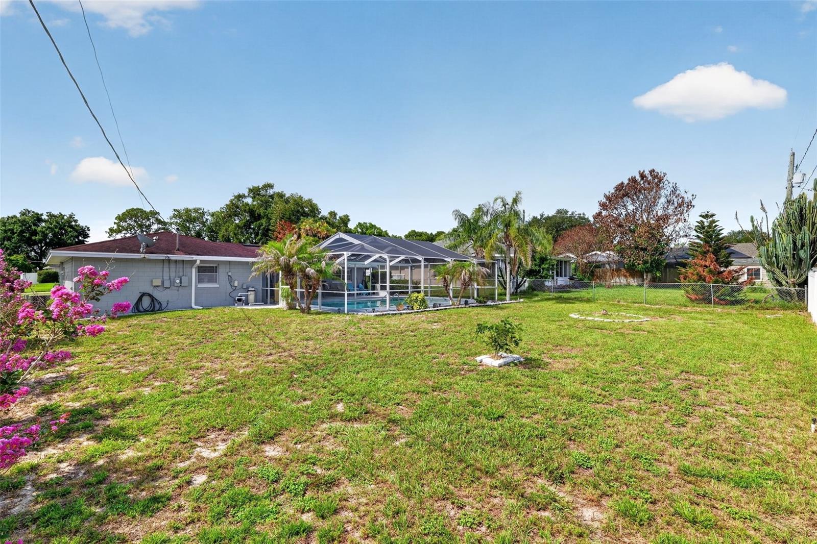 ELOISE WOODS EAST LAKE MARIAM UNIT - Residential