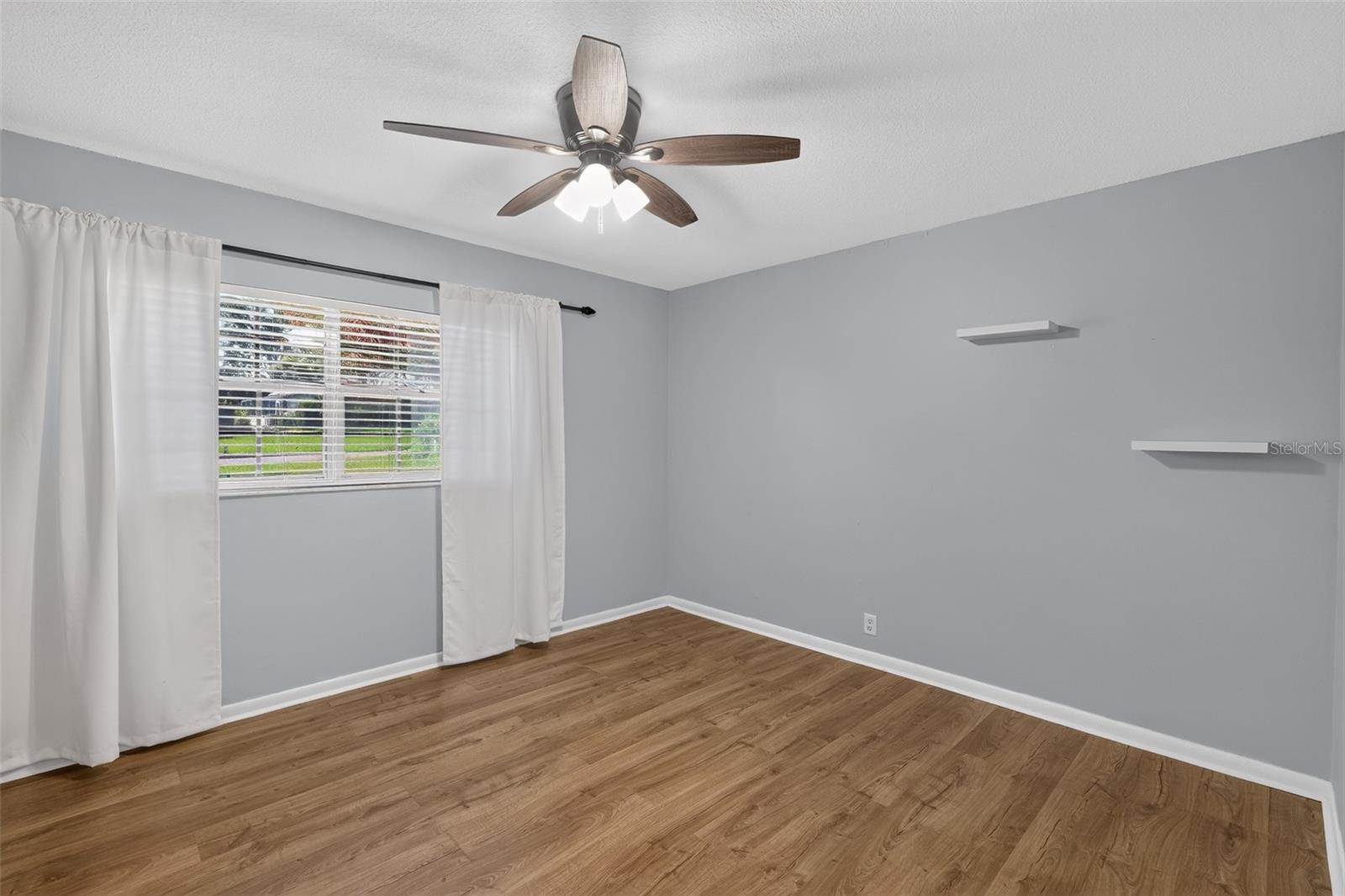 ELOISE WOODS EAST LAKE MARIAM UNIT - Residential