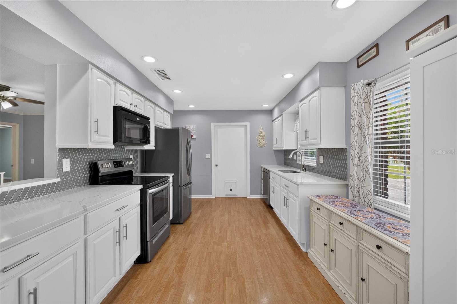 ELOISE WOODS EAST LAKE MARIAM UNIT - Residential
