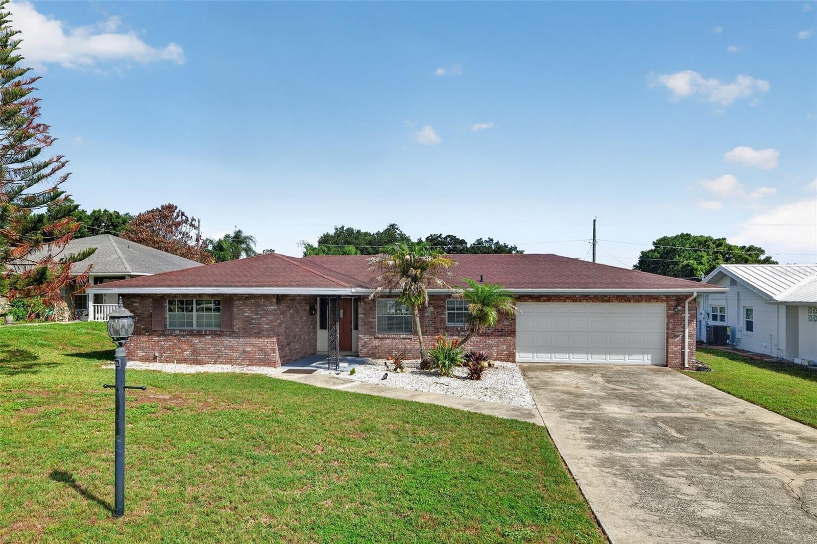 ELOISE WOODS EAST LAKE MARIAM UNIT - Residential