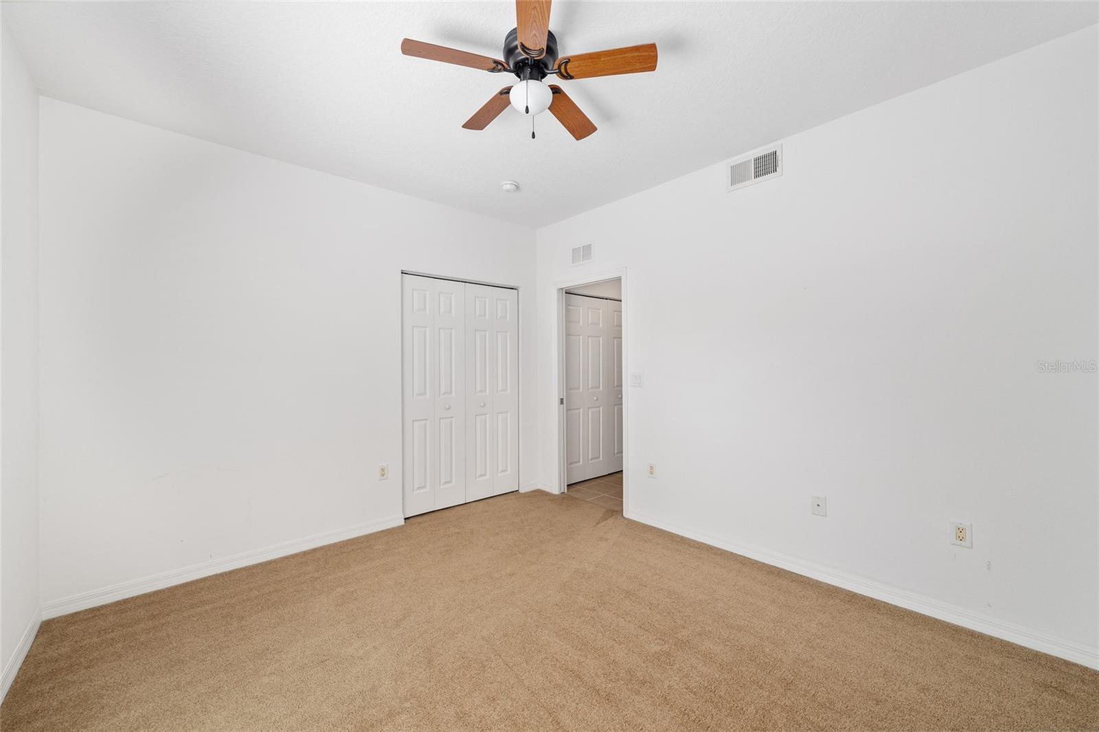 LAKESIDE LANDINGS - Residential