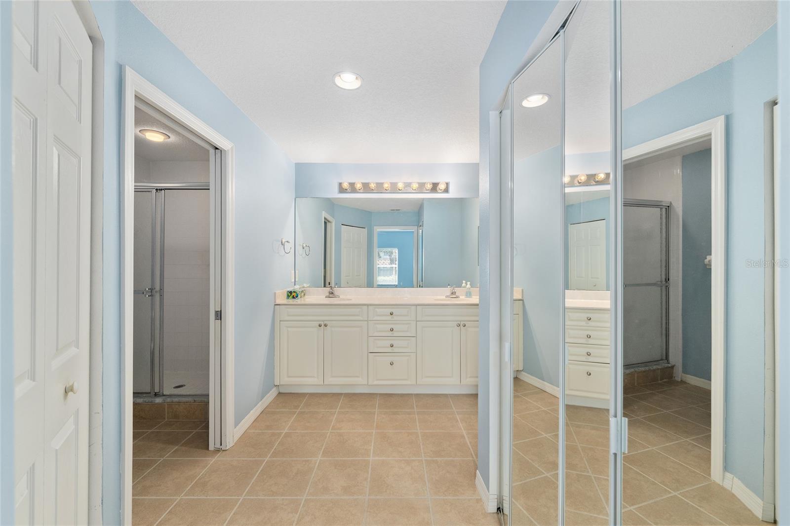 LAKESIDE LANDINGS - Residential